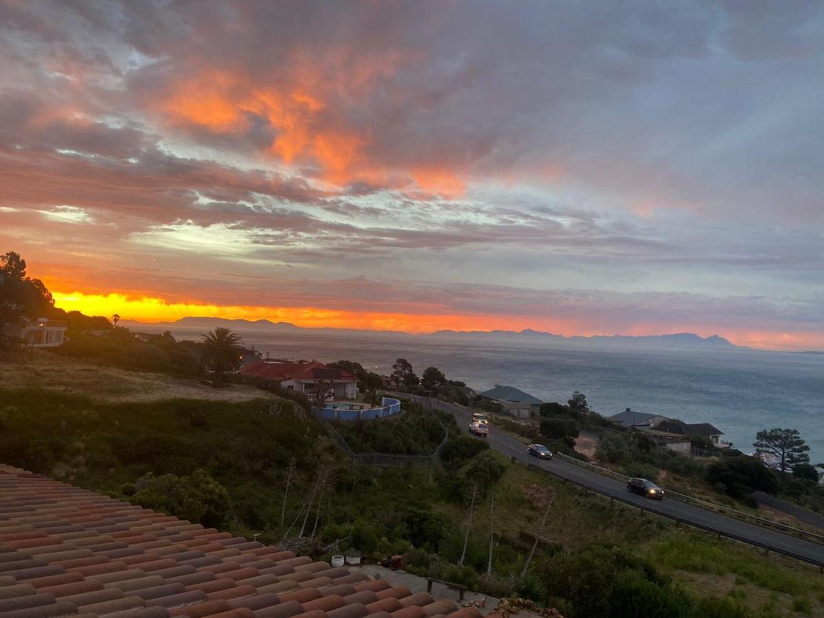 Seaview Sunset Boutique - Solar Powered * Cape Town